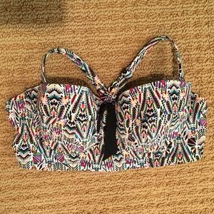 Colorful bikini top w/underwire & crossed straps